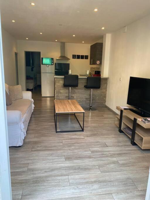 Jolie Appartement Avec Piscine La Roquette-sur-Siagne Buitenkant foto